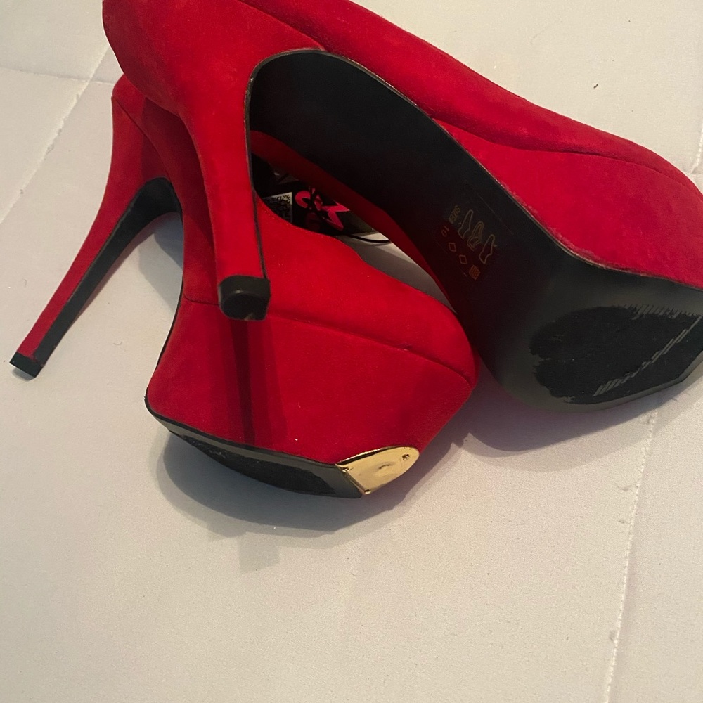 Platform Heels - Picture 4 of 8
